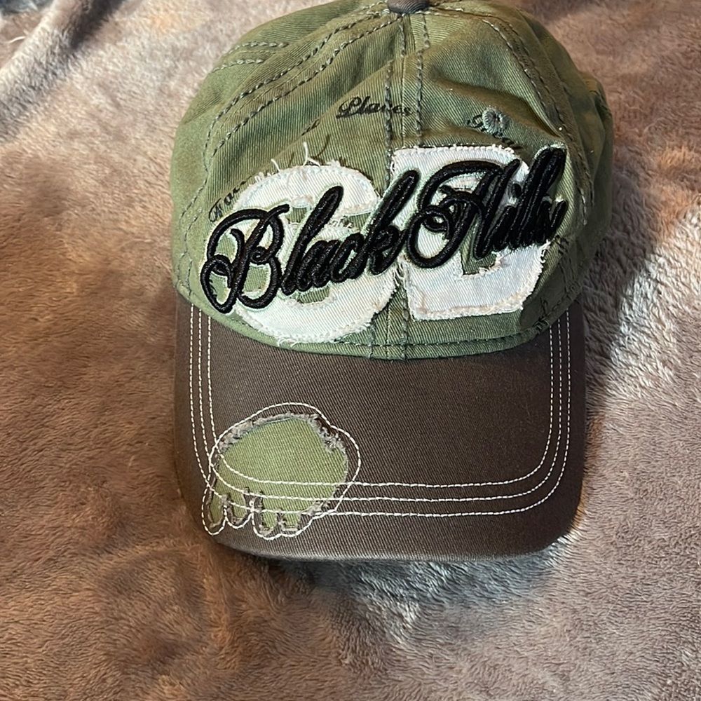 Black hills hat  